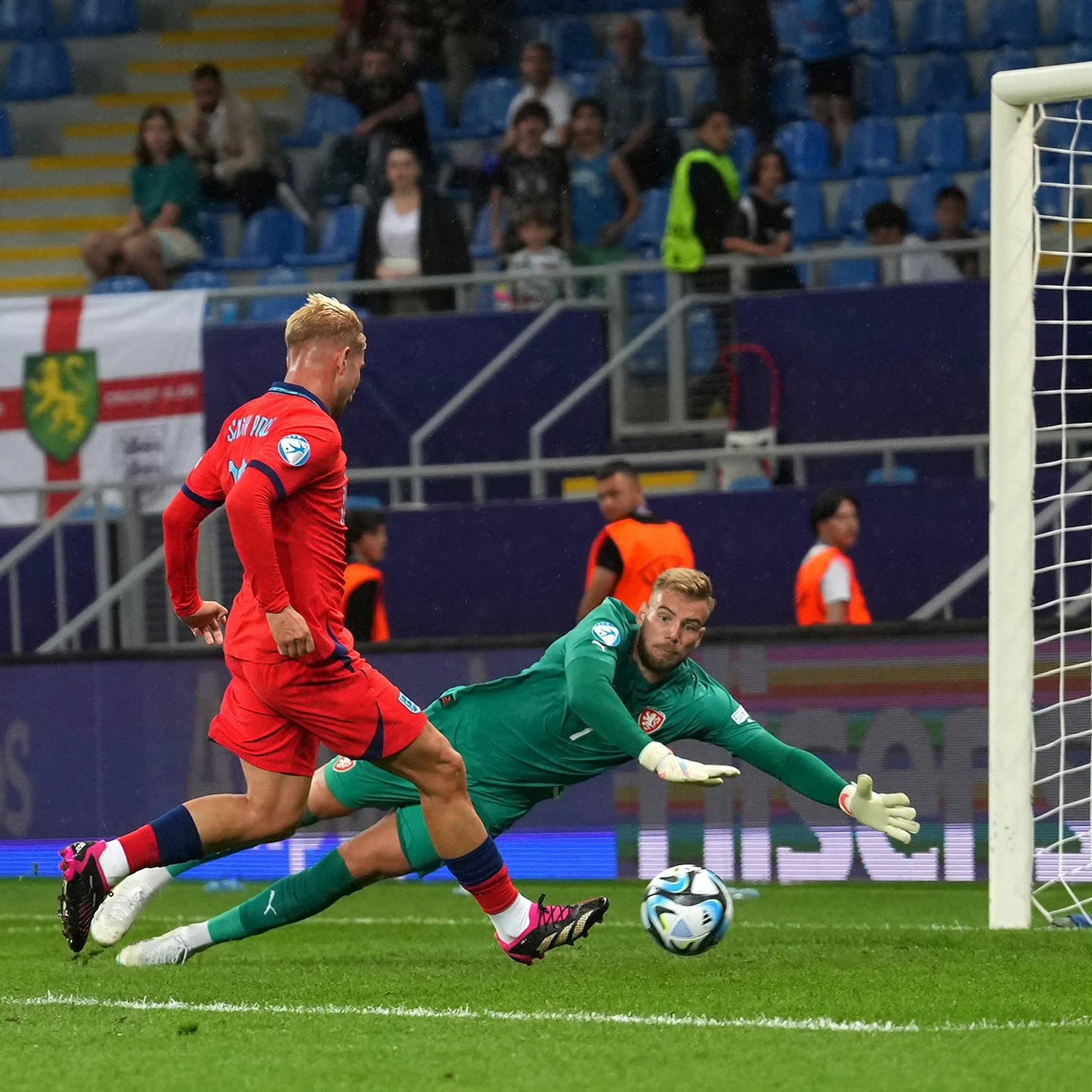 拜仁慕尼黑全神贯注，取得胜利