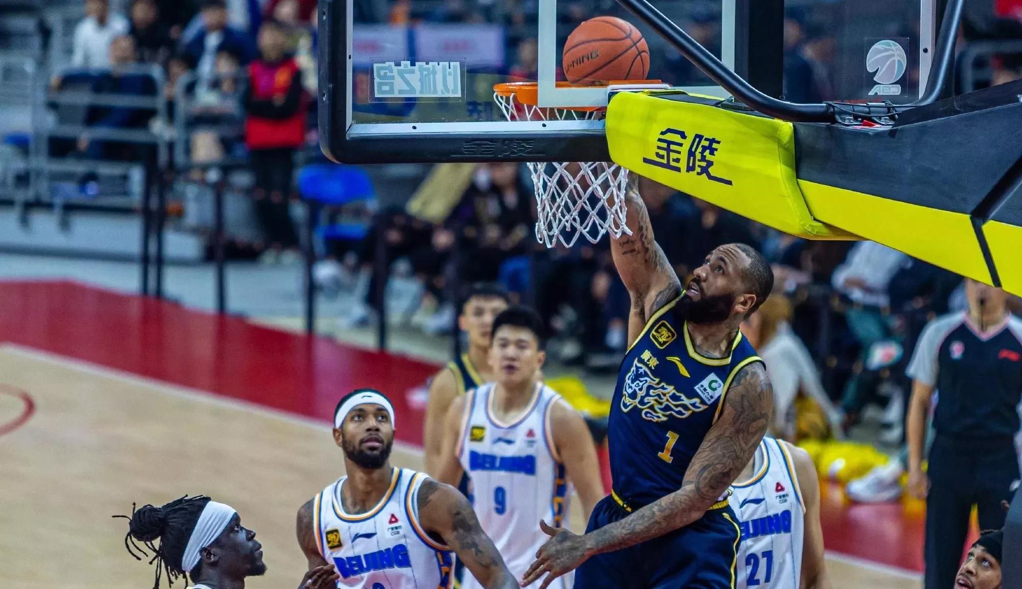 9you娱乐-广厦队客场连胜，内外组合震撼全场