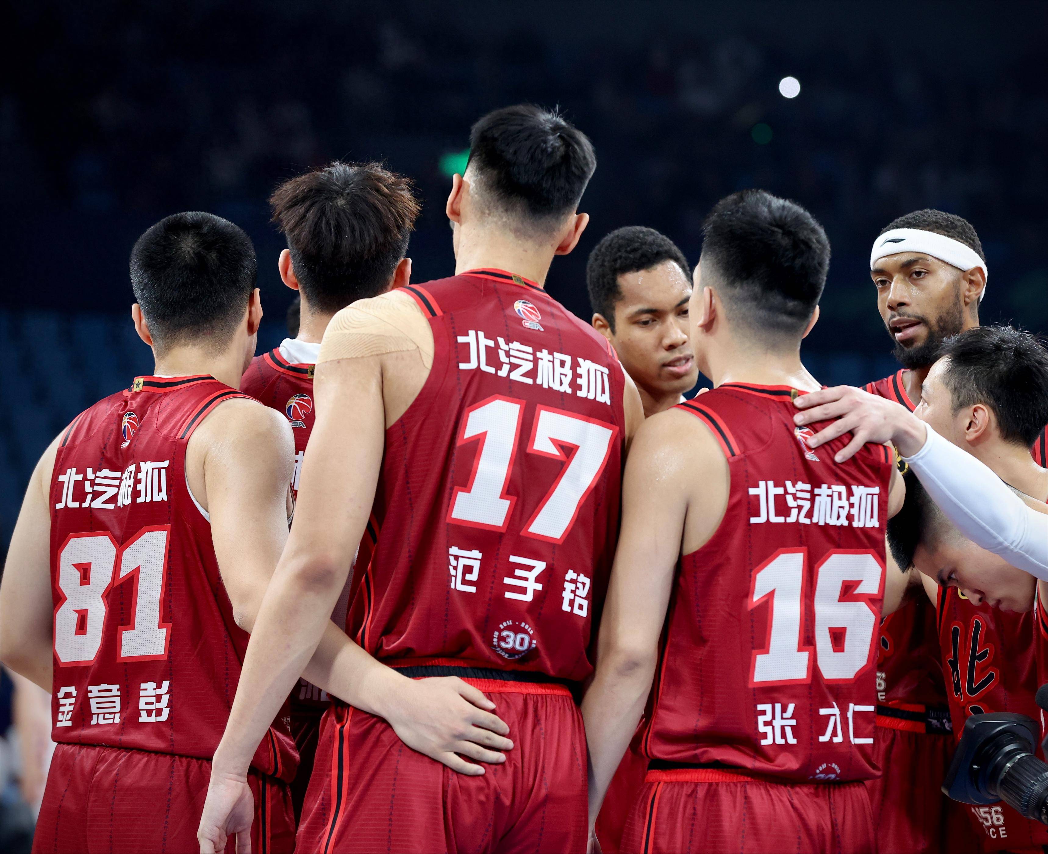 广厦队客场连胜，内外组合震撼全场