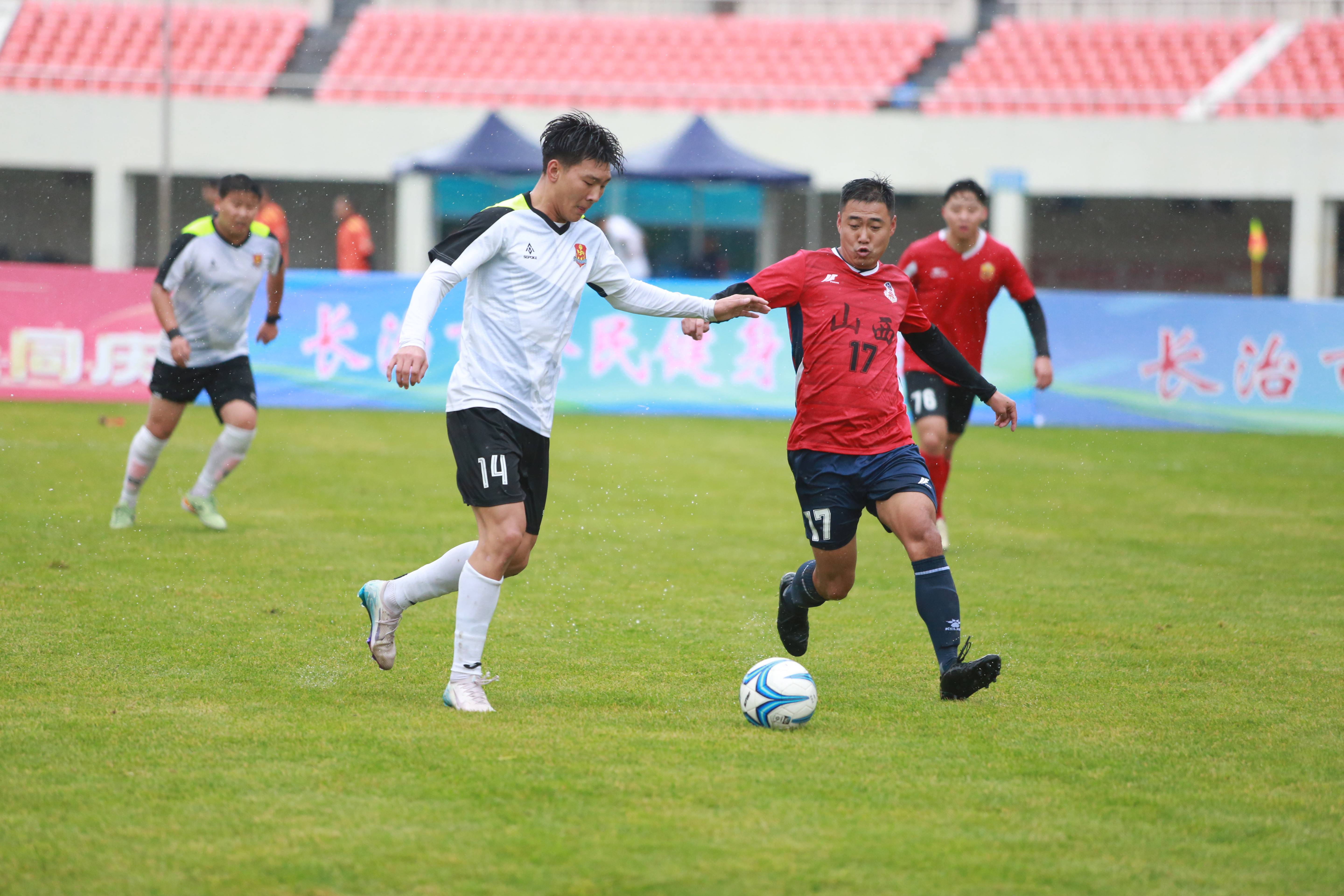 关于精妙传球现身,足球联赛壮观开幕的信息 关于精妙传球现身,足球联赛壮观开幕的信息