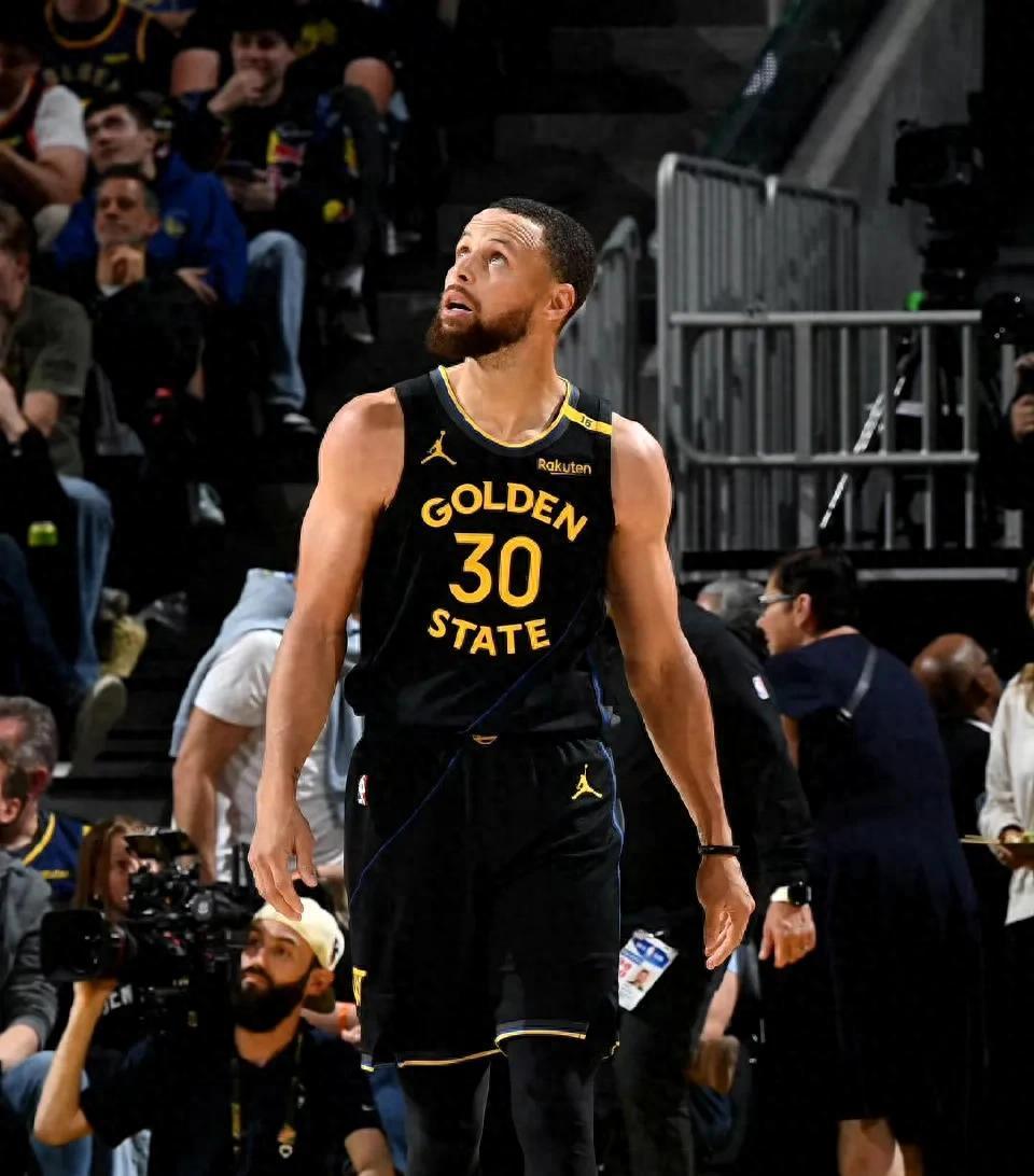 马刺遭遇三连败,季后赛形势堪忧!的简单介绍 马刺遭遇三连败,季后赛形势堪忧!的简单介绍