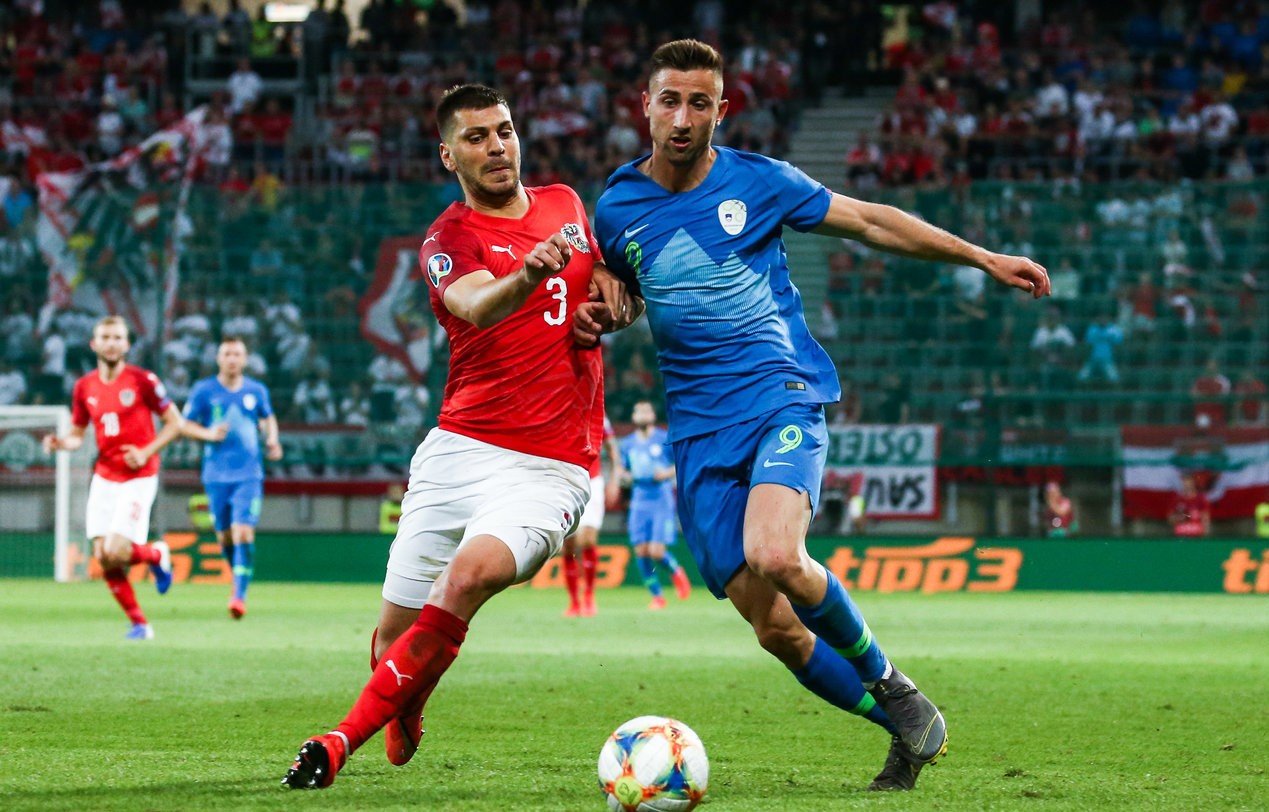 丹麦队挑战俄罗斯队，双方都希望取得胜利