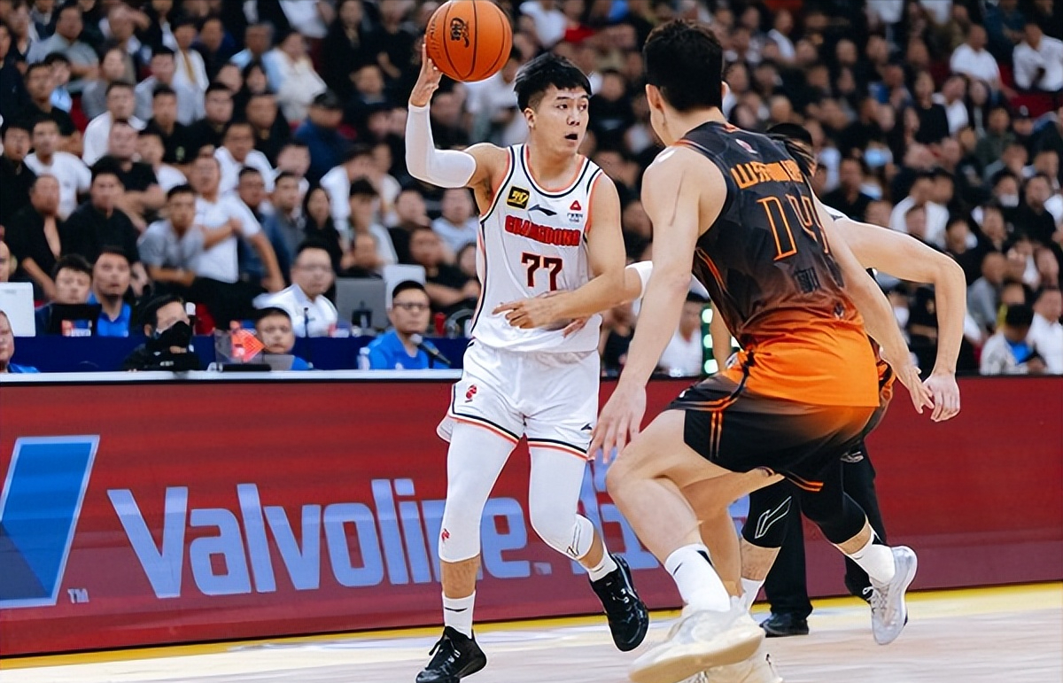 关于广州男篮主场失利，遭受三连败的信息