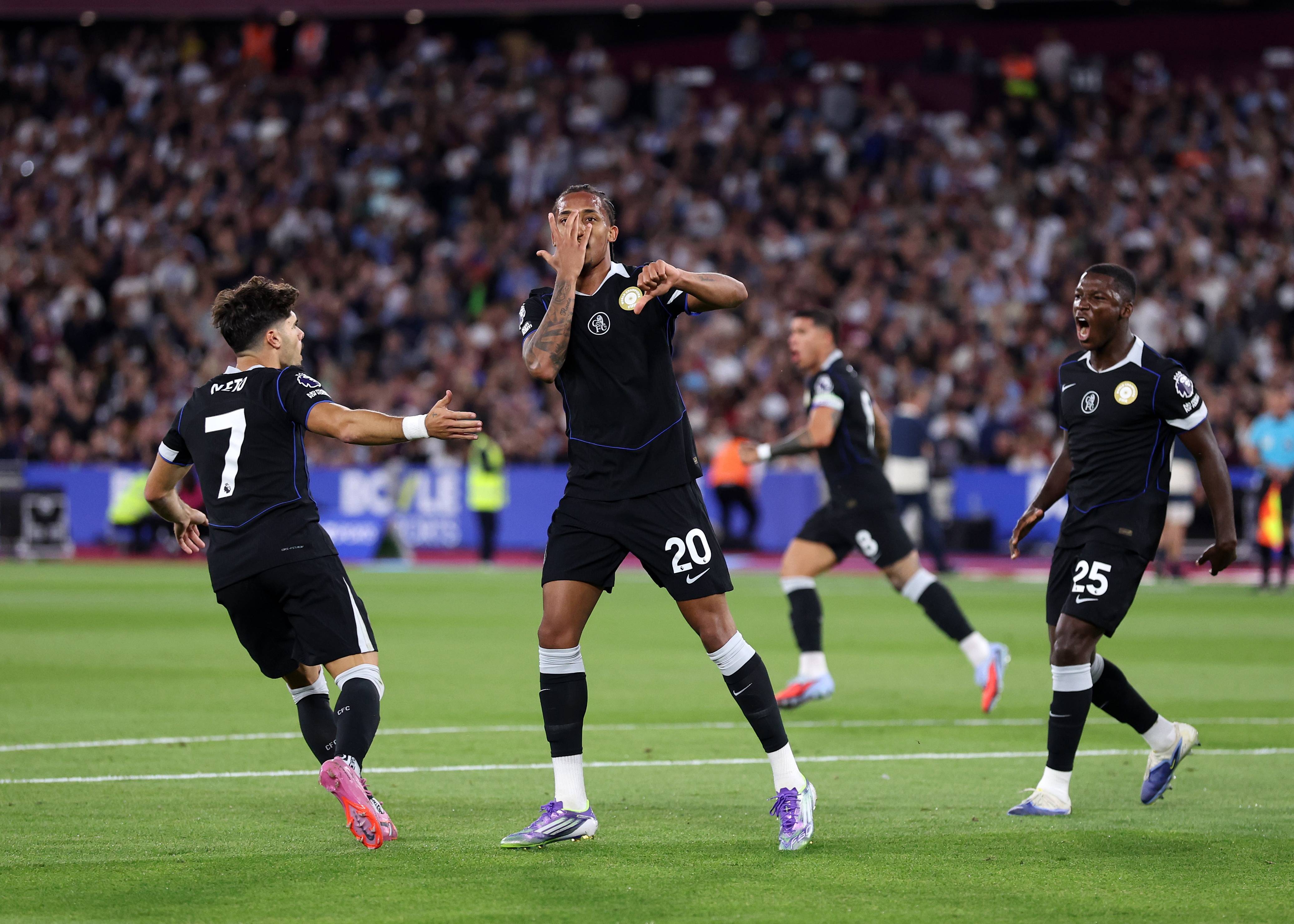 切尔西客场大胜,轻松取得三分保持领先 切尔西客场大胜,轻松取得三分保持领先