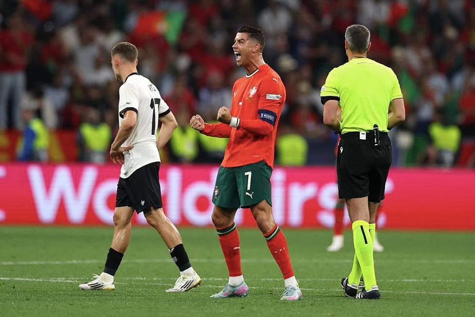 包含葡萄牙队横扫英格兰队，林高远惊艳四座的词条