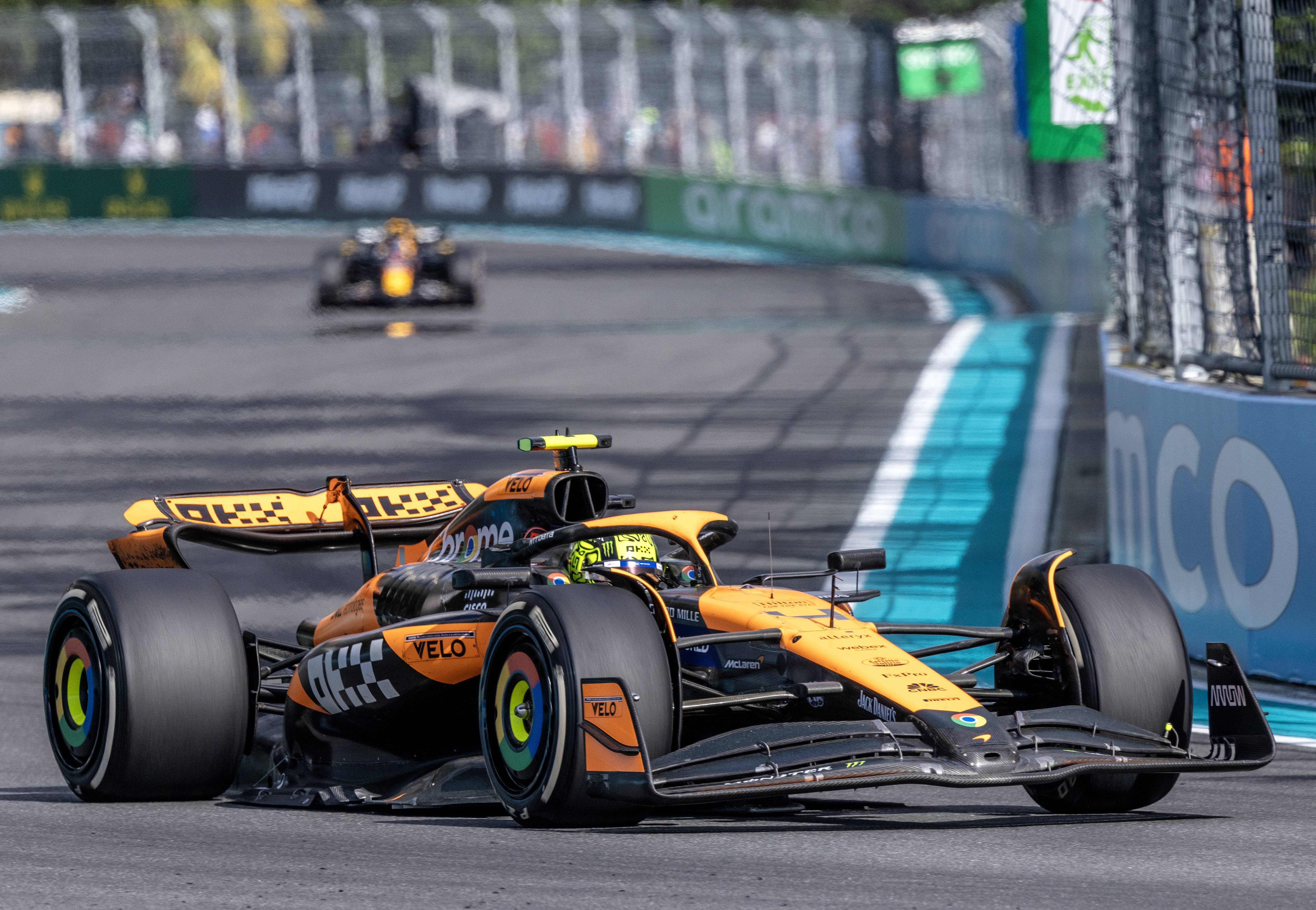 包含红牛二队绝杀雷诺车队,塞恩斯点燃赛场的词条 包含红牛二队绝杀雷诺车队,塞恩斯点燃赛场的词条