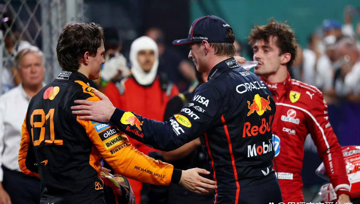 包含红牛二队绝杀雷诺车队,塞恩斯点燃赛场的词条 包含红牛二队绝杀雷诺车队,塞恩斯点燃赛场的词条