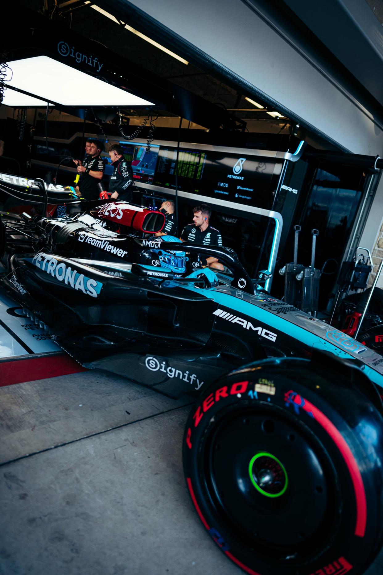 索伯车队鏖战梅赛德斯，拉塞尔统治全场的简单介绍