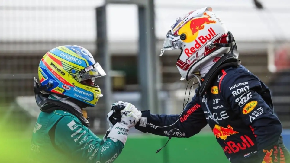 威廉姆斯完胜阿斯顿马丁，维斯塔潘扛起全队的简单介绍