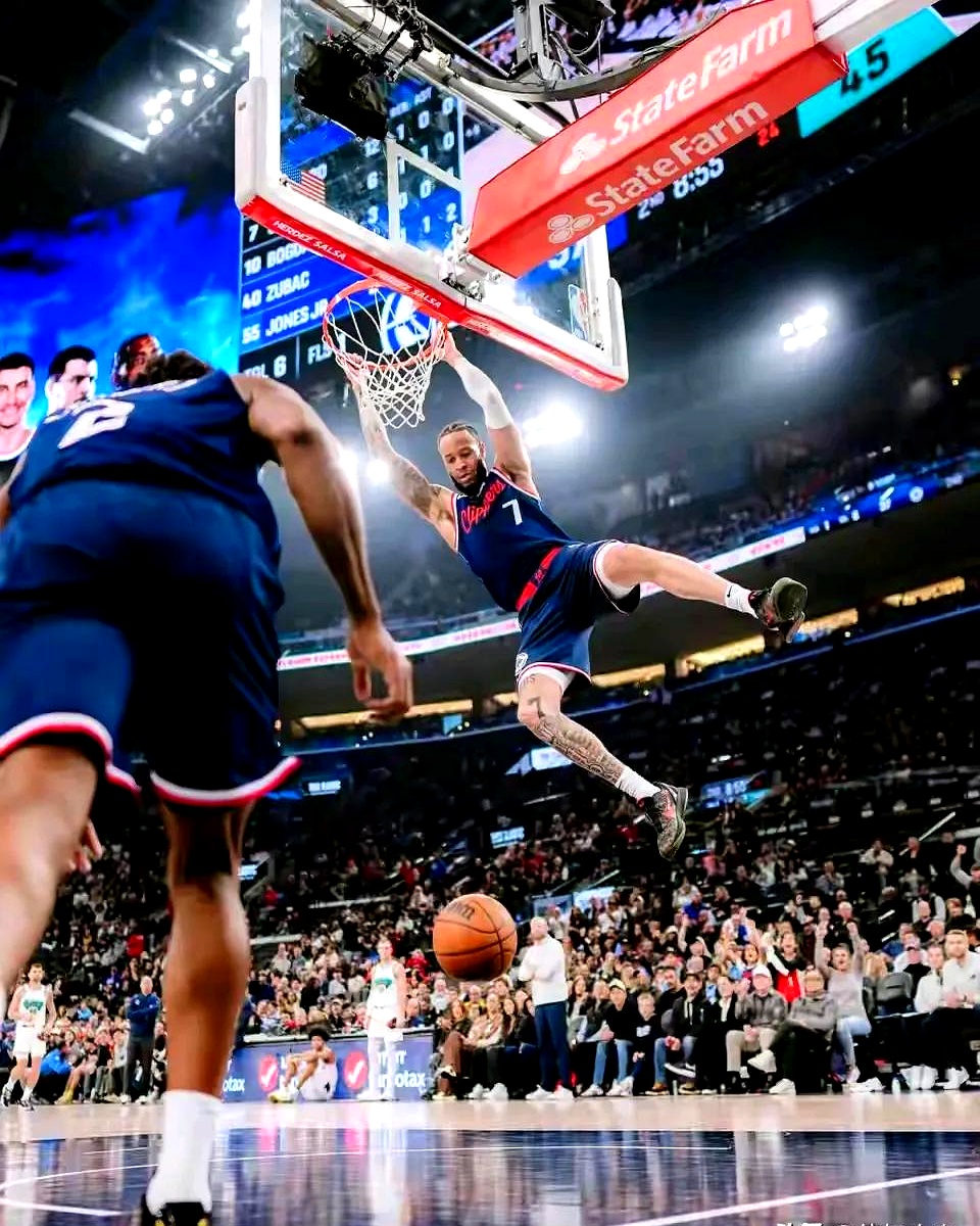 九游娱乐app下载-快船绝杀独行侠，字母哥点燃赛场