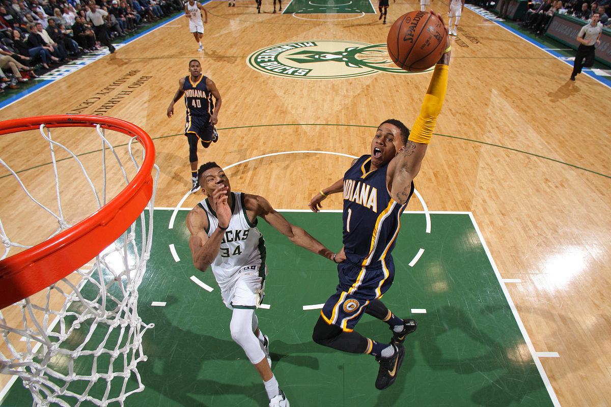 快船绝杀独行侠,字母哥点燃赛场 快船绝杀独行侠,字母哥点燃赛场