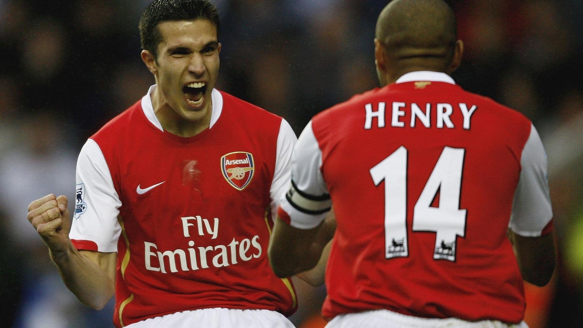 九游娱乐首页-沙漠雄狮对决高地骑士，德里赫特关键回合一锤定音，诠释现代中卫的终极价值